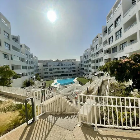 Apartment Downtown Estepona, Pool And *