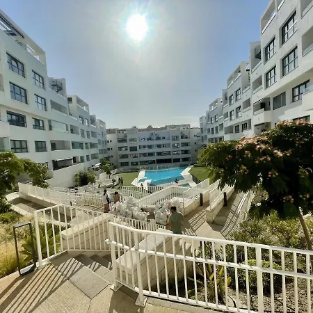 Downtown Estepona, Pool And Apartamento *